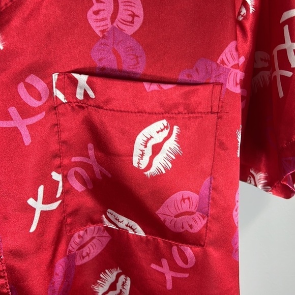 A’milano VINTAGE Satin Pj’s Red with Kisses and X&O’s Size Medium - Picture 4 of 14